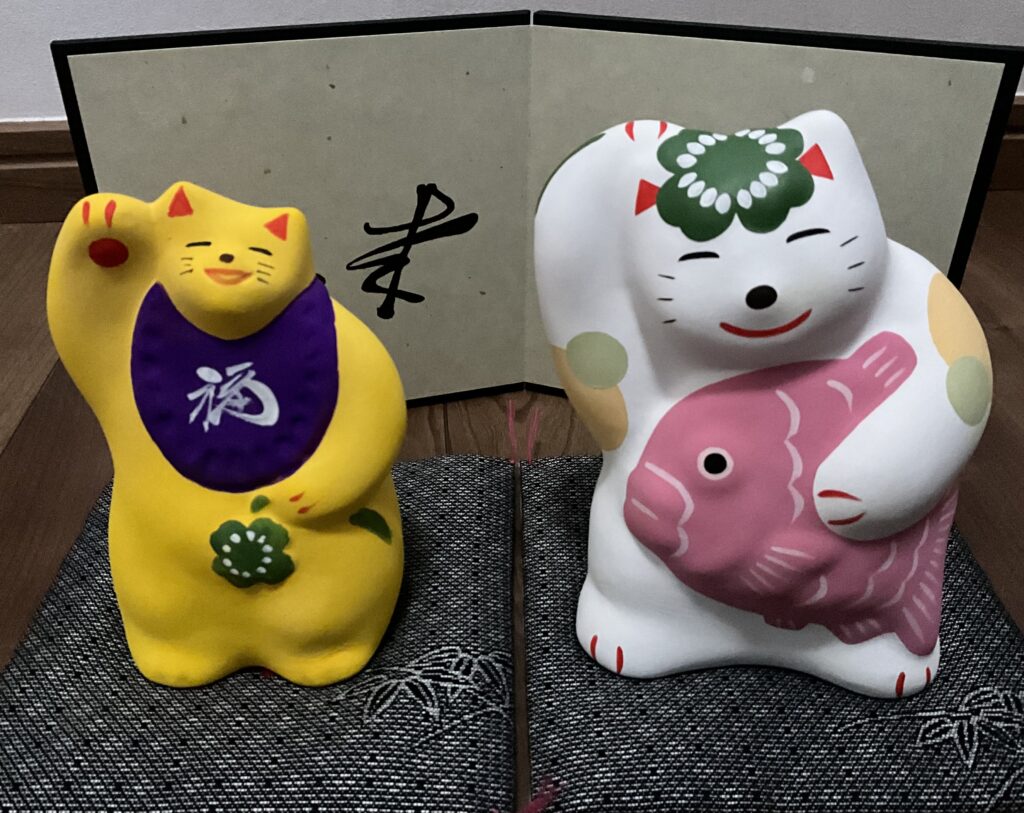 福を呼ぶ招き猫
